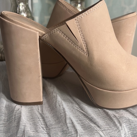 Aldo Platform Suede Pumps - Picture 5 of 10